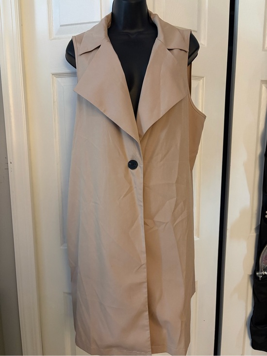 SHEIN Tops - SHEIN Curve OXL Trench-Inspired Vest in Tan